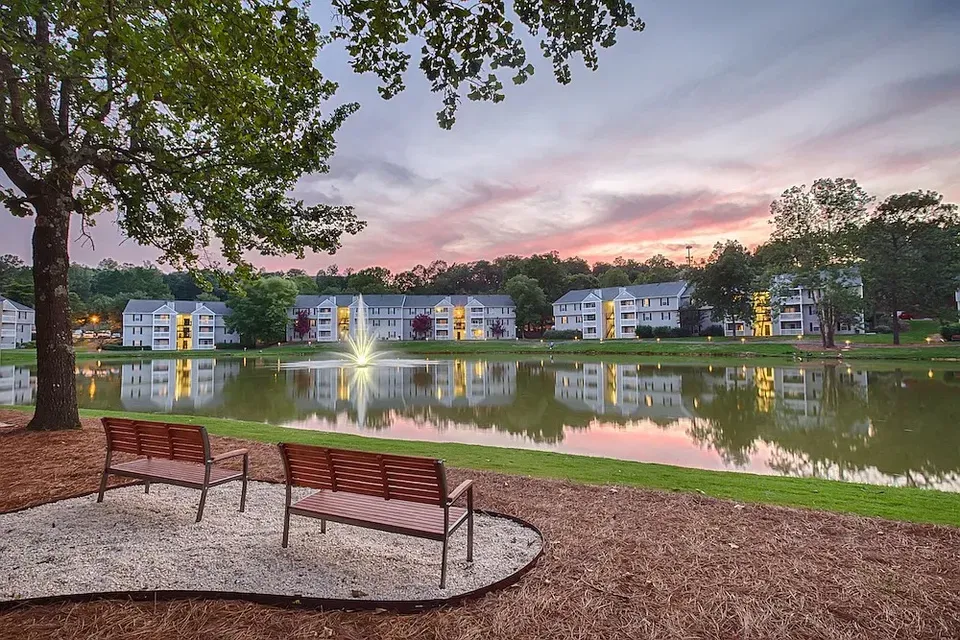 3 Bed 2 Bath Contemporary High-Rise Condo in Birmingham, AL - 1
