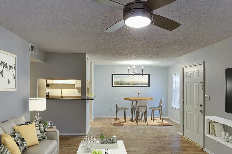 3 Bed 2 Bath Contemporary High-Rise Condo in Birmingham, AL - 2