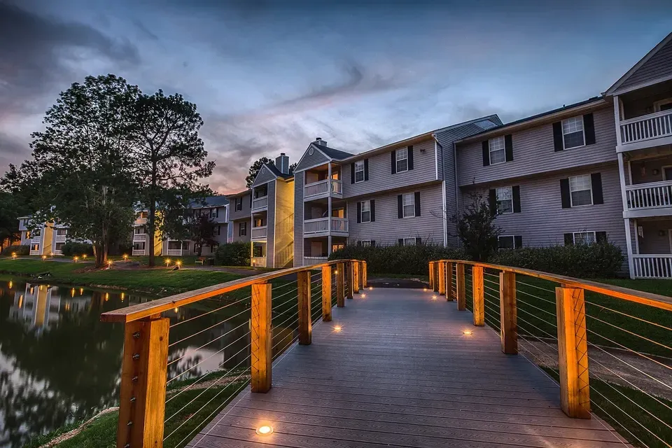 3 Bed 2 Bath Contemporary High-Rise Condo in Birmingham, AL - 4