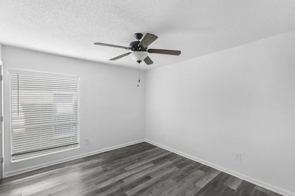 3 Bed 2 Bath Contemporary High-Rise Condo in Birmingham, AL - 5