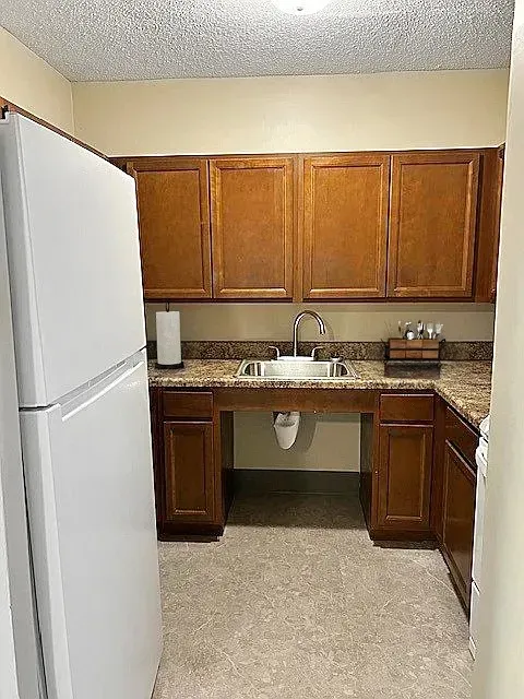 3 Bed 2 Bath Contemporary High-Rise Condo in Birmingham, AL - 2