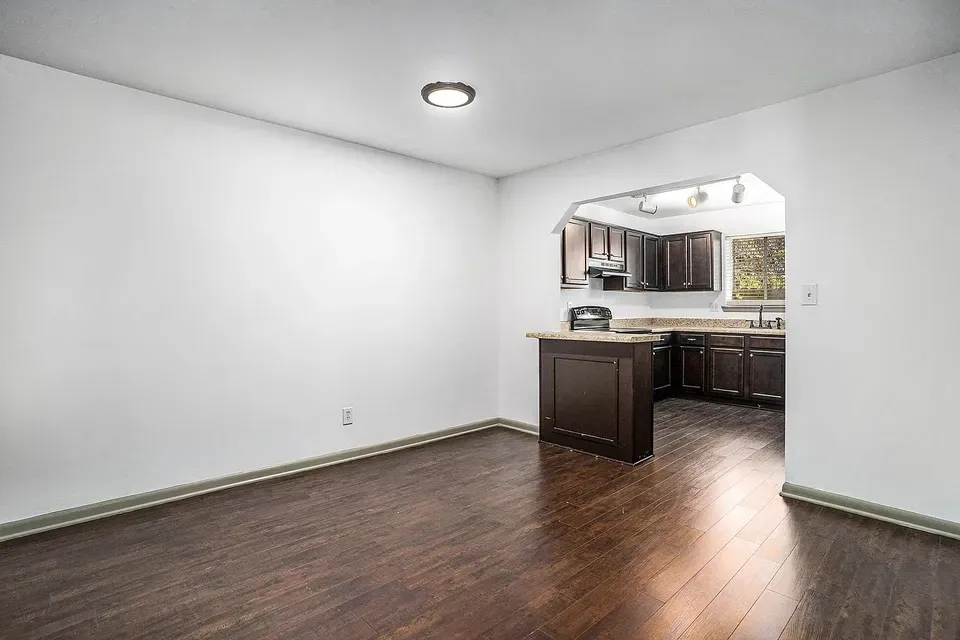 3 Bed 2 Bath Contemporary High-Rise Condo in Birmingham, AL - 3