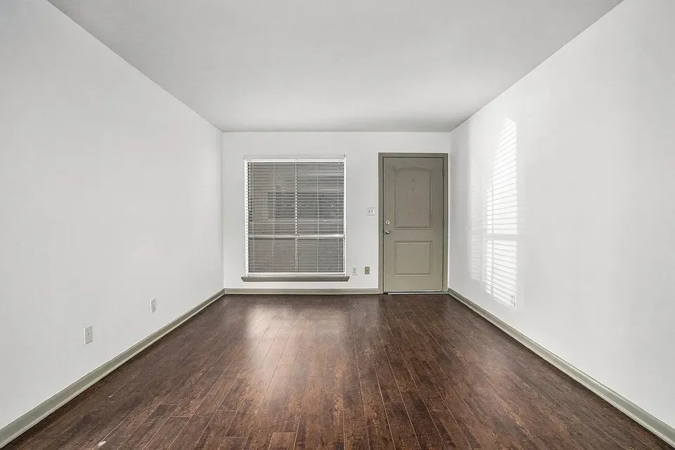 3 Bed 2 Bath Contemporary High-Rise Condo in Birmingham, AL - 5