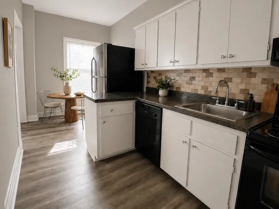 3 Bed 2 Bath Contemporary High-Rise Condo in Birmingham, AL - 2