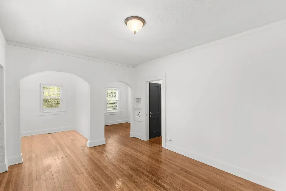 3 Bed 2 Bath Contemporary High-Rise Condo in Birmingham, AL - 4