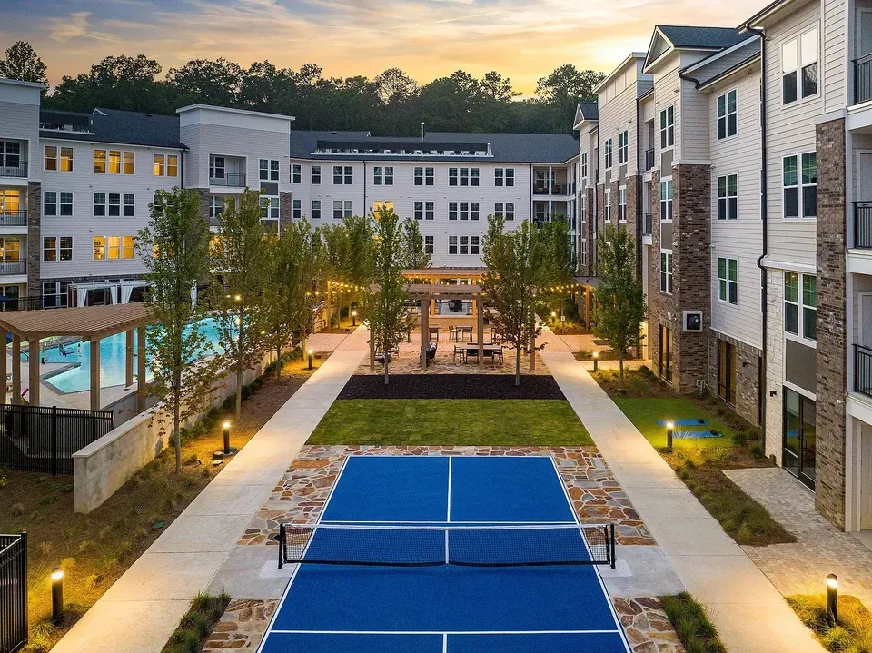 3 Bed 2 Bath Contemporary High-Rise Condo in Birmingham, AL
