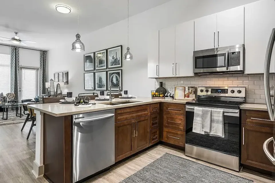 3 Bed 2 Bath Contemporary High-Rise Condo in Birmingham, AL - 1