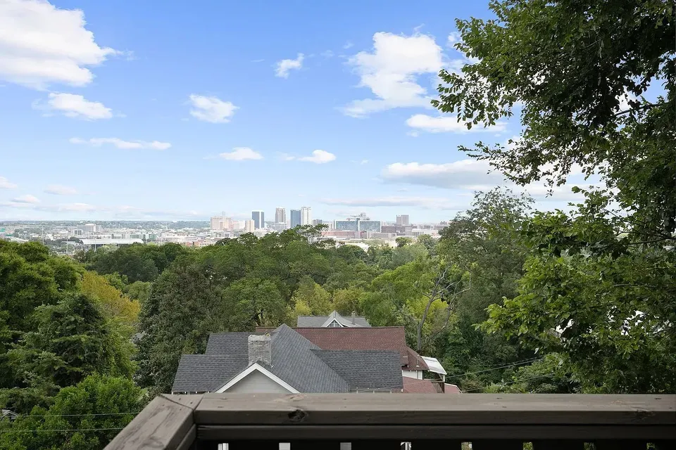 3 Bed 2 Bath Contemporary High-Rise Condo in Birmingham, AL - 5