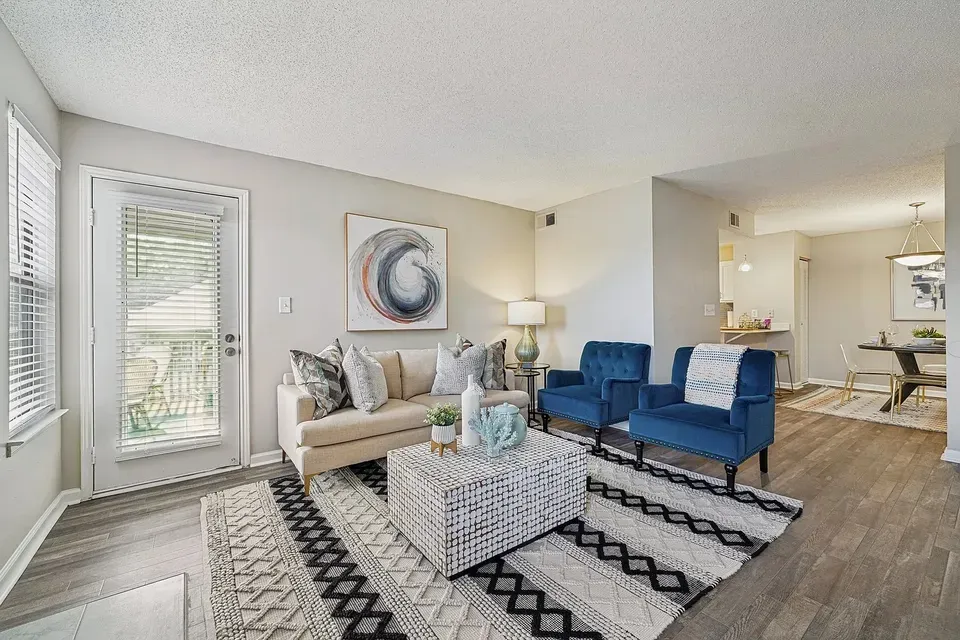 3 Bed 2 Bath Contemporary High-Rise Condo in Birmingham, AL - 2