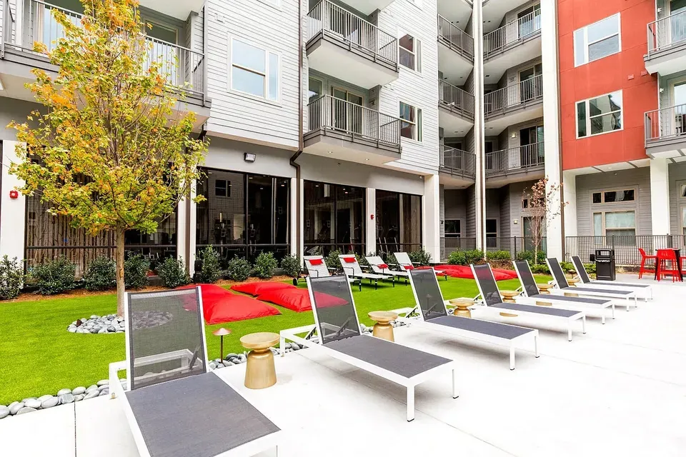 3 Bed 2 Bath Contemporary High-Rise Condo in Birmingham, AL - 5