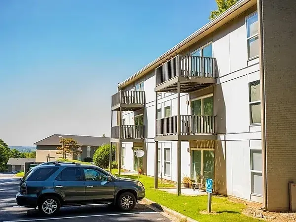 3 Bed 2 Bath Contemporary High-Rise Condo in Birmingham, AL - 1