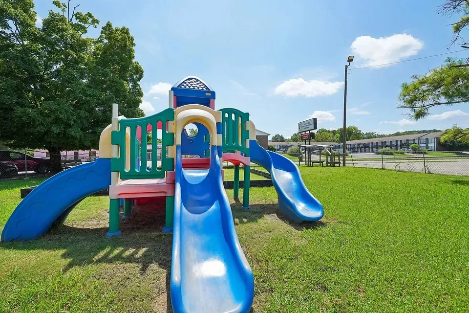 3 Bed 2 Bath Contemporary High-Rise Condo in Birmingham, AL - 2