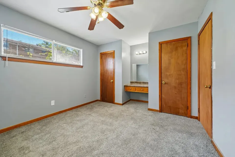 3 Bed 2 Bath Contemporary High-Rise Condo in Birmingham, AL - 4