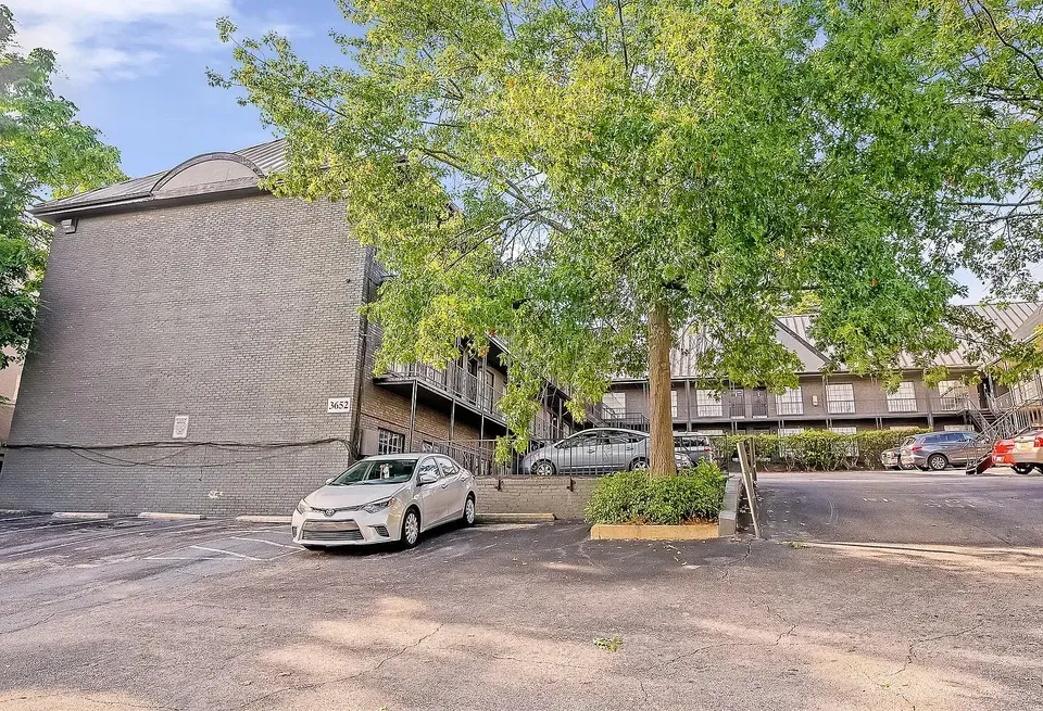 3 Bed 2 Bath Contemporary High-Rise Condo in Birmingham, AL - 1