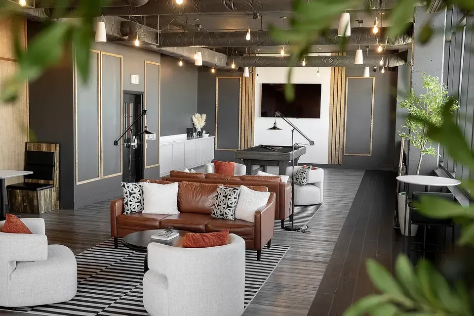 3 Bed 2 Bath Contemporary High-Rise Condo in Birmingham, AL - 3