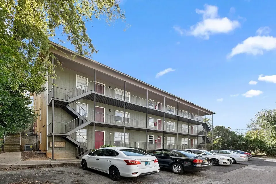 3 Bed 2 Bath Contemporary High-Rise Condo in Birmingham, AL