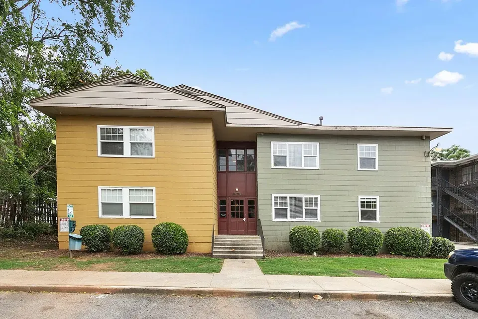 3 Bed 2 Bath Contemporary High-Rise Condo in Birmingham, AL - 5