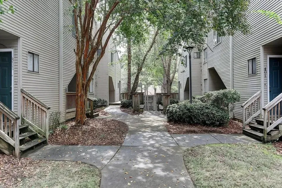 3 Bed 2 Bath Contemporary High-Rise Condo in Birmingham, AL