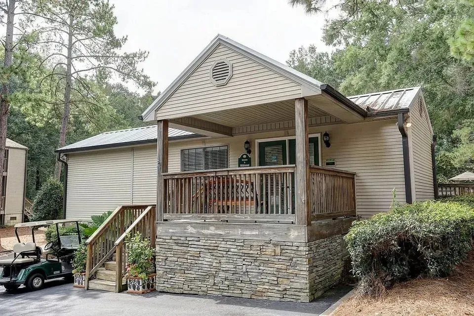 3 Bed 2 Bath Contemporary High-Rise Condo in Birmingham, AL - 5