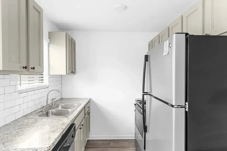 3 Bed 2 Bath Contemporary High-Rise Condo in Birmingham, AL - 1