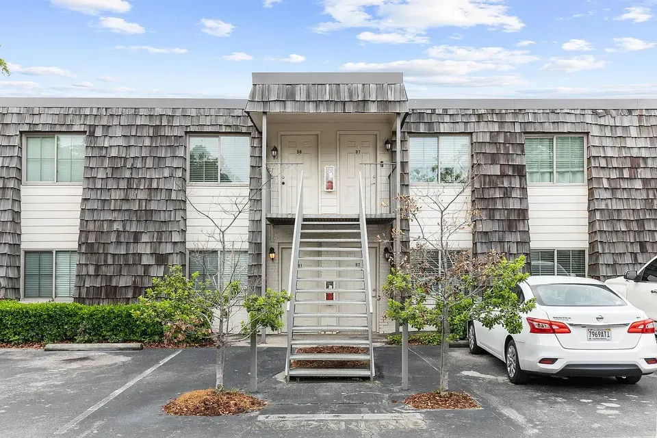 3 Bed 2 Bath Contemporary High-Rise Condo in Birmingham, AL - 5