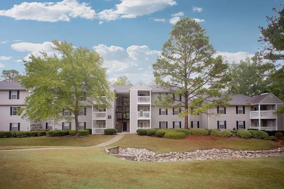 3 Bed 2 Bath Contemporary High-Rise Condo in Birmingham, AL - 2
