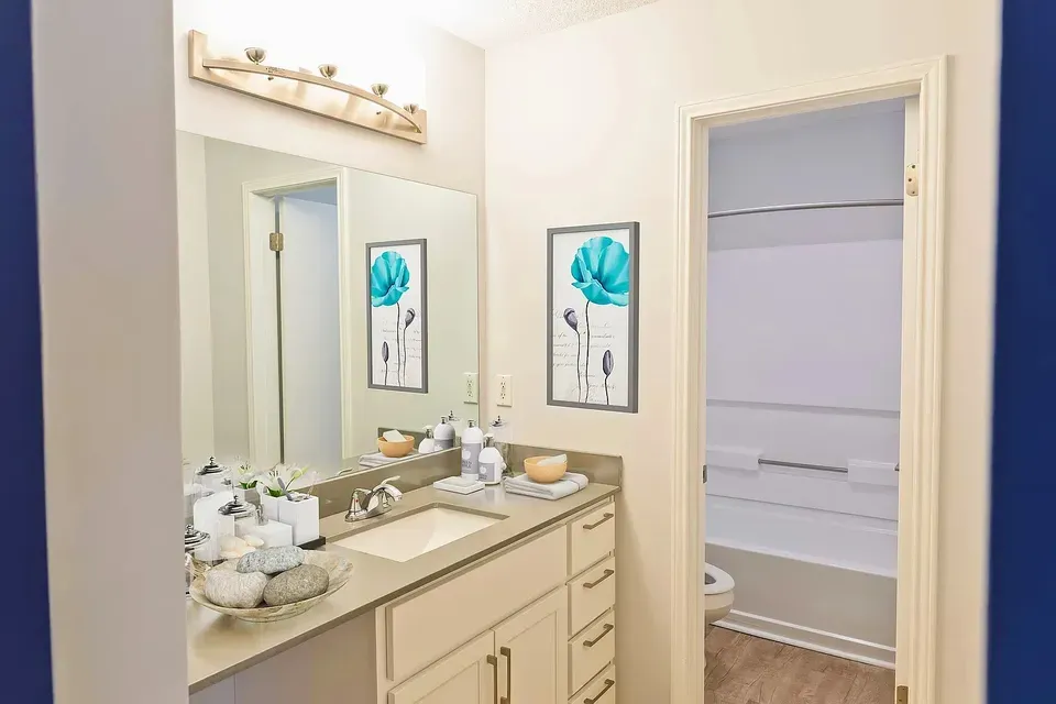 3 Bed 2 Bath Contemporary High-Rise Condo in Birmingham, AL - 5
