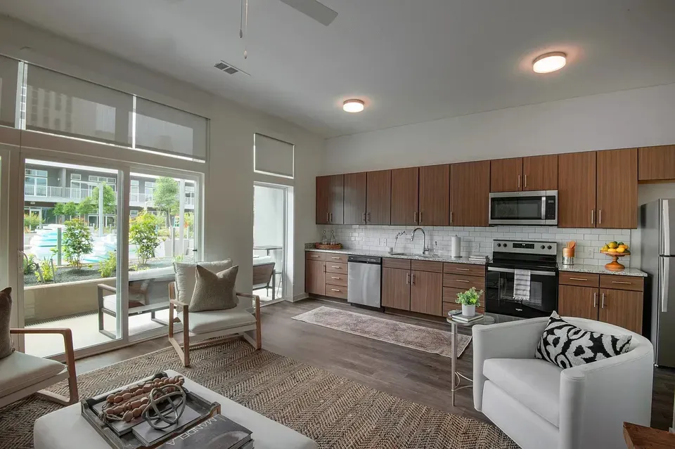 3 Bed 2 Bath Contemporary High-Rise Condo in Birmingham, AL - 4