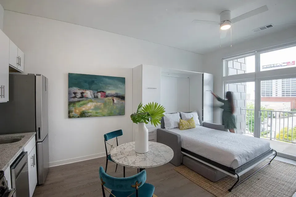 3 Bed 2 Bath Contemporary High-Rise Condo in Birmingham, AL - 5