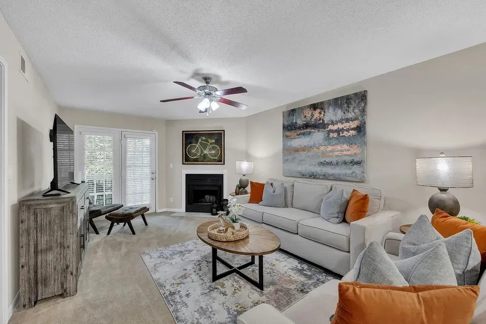 3 Bed 2 Bath Contemporary High-Rise Condo in Birmingham, AL - 1