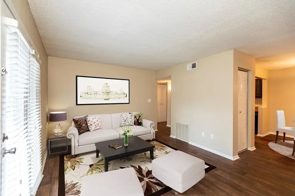 3 Bed 2 Bath Contemporary High-Rise Condo in Birmingham, AL - 2
