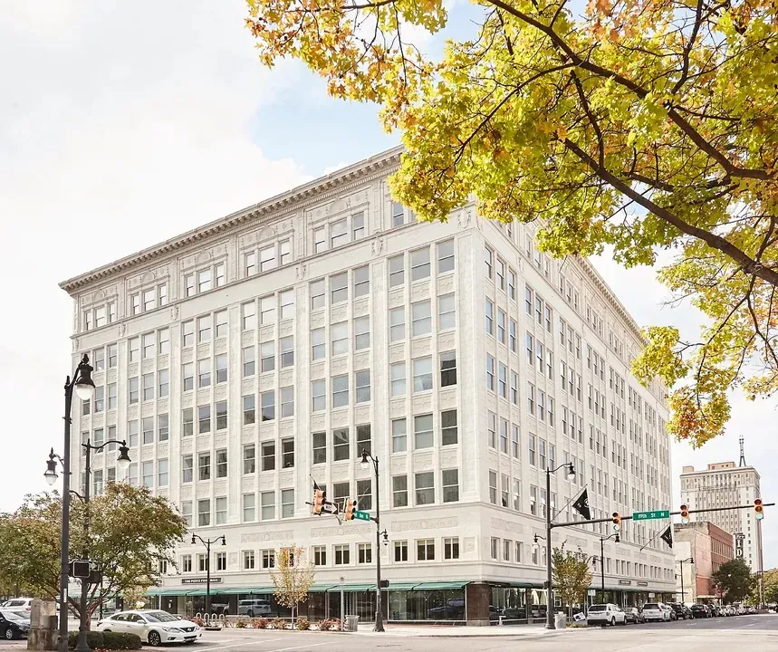 3 Bed 2 Bath Contemporary High-Rise Condo in Birmingham, AL