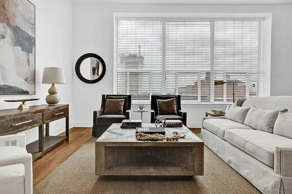 3 Bed 2 Bath Contemporary High-Rise Condo in Birmingham, AL - 2