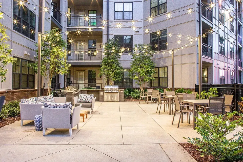 3 Bed 2 Bath Contemporary High-Rise Condo in Birmingham, AL - 2