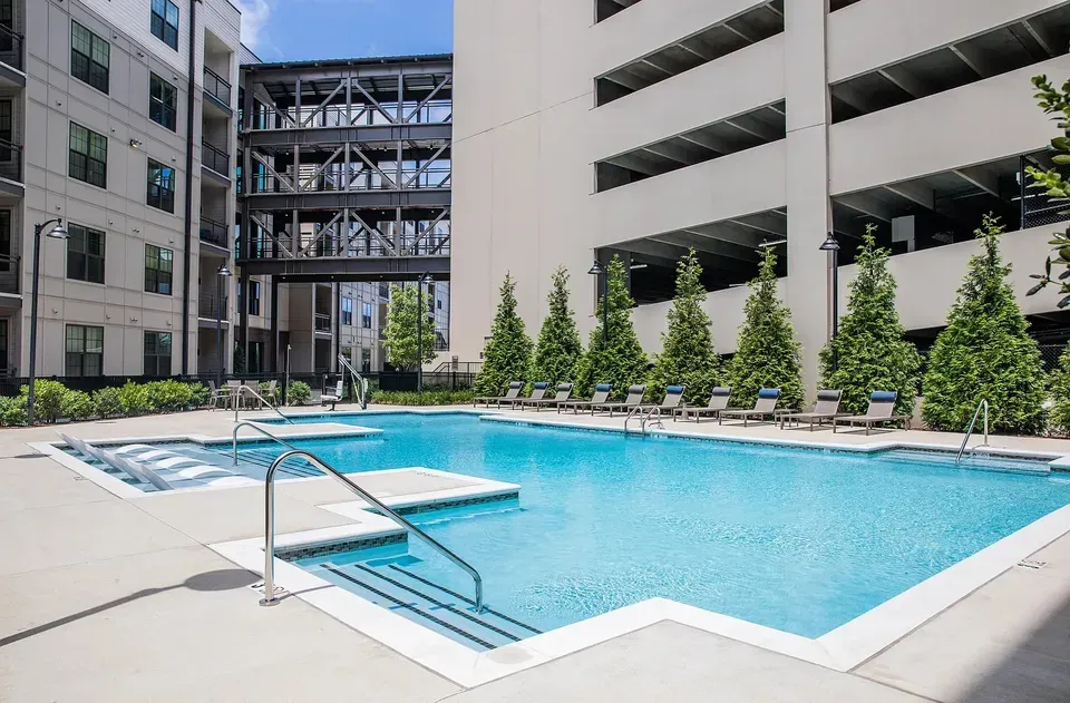 3 Bed 2 Bath Contemporary High-Rise Condo in Birmingham, AL - 3