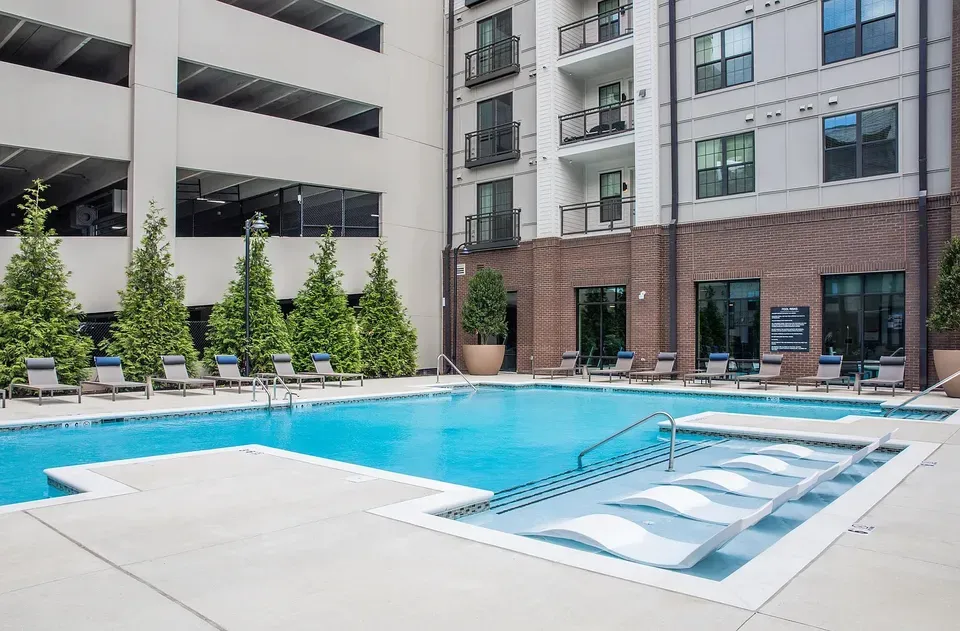 3 Bed 2 Bath Contemporary High-Rise Condo in Birmingham, AL - 4
