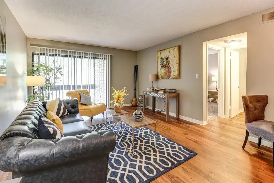 3 Bed 2 Bath Contemporary High-Rise Condo in Birmingham, AL - 1