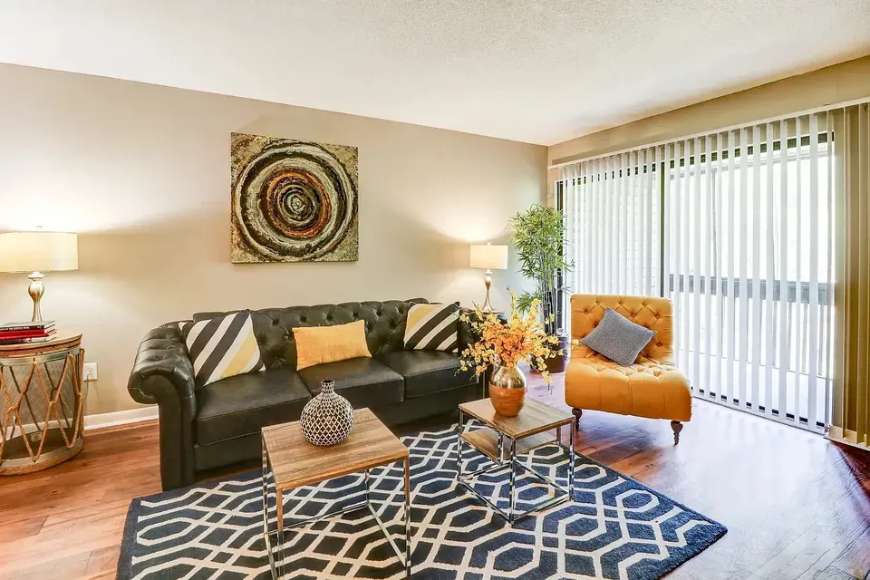 3 Bed 2 Bath Contemporary High-Rise Condo in Birmingham, AL - 4