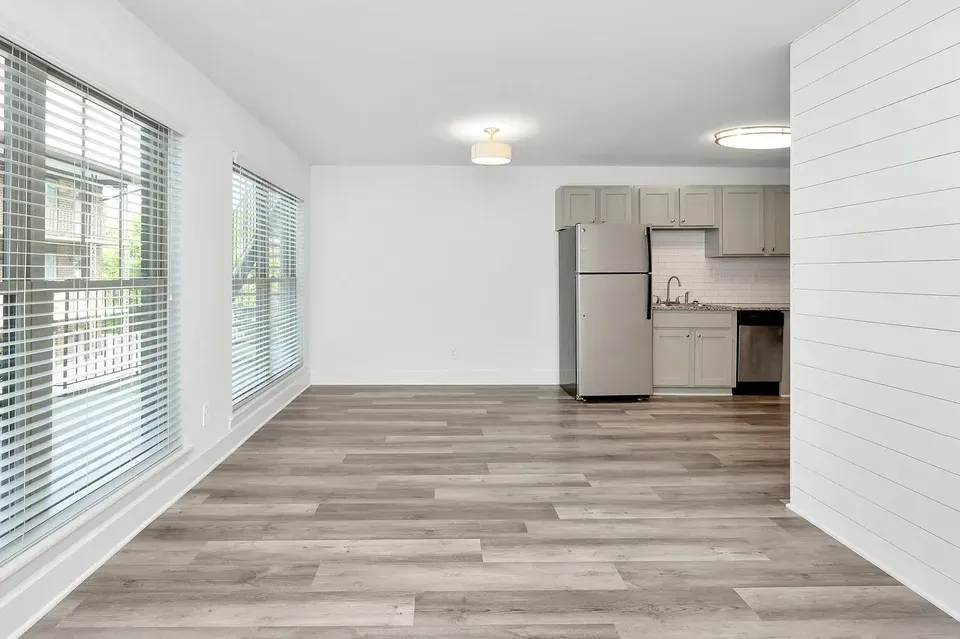 3 Bed 2 Bath Contemporary High-Rise Condo in Birmingham, AL - 2