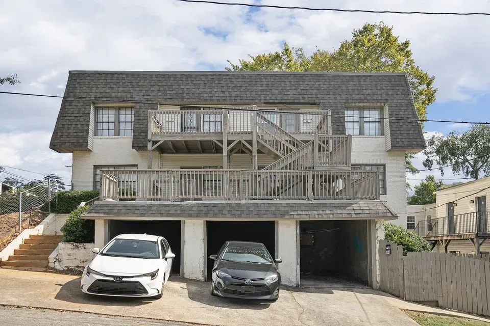 3 Bed 2 Bath Contemporary High-Rise Condo in Birmingham, AL