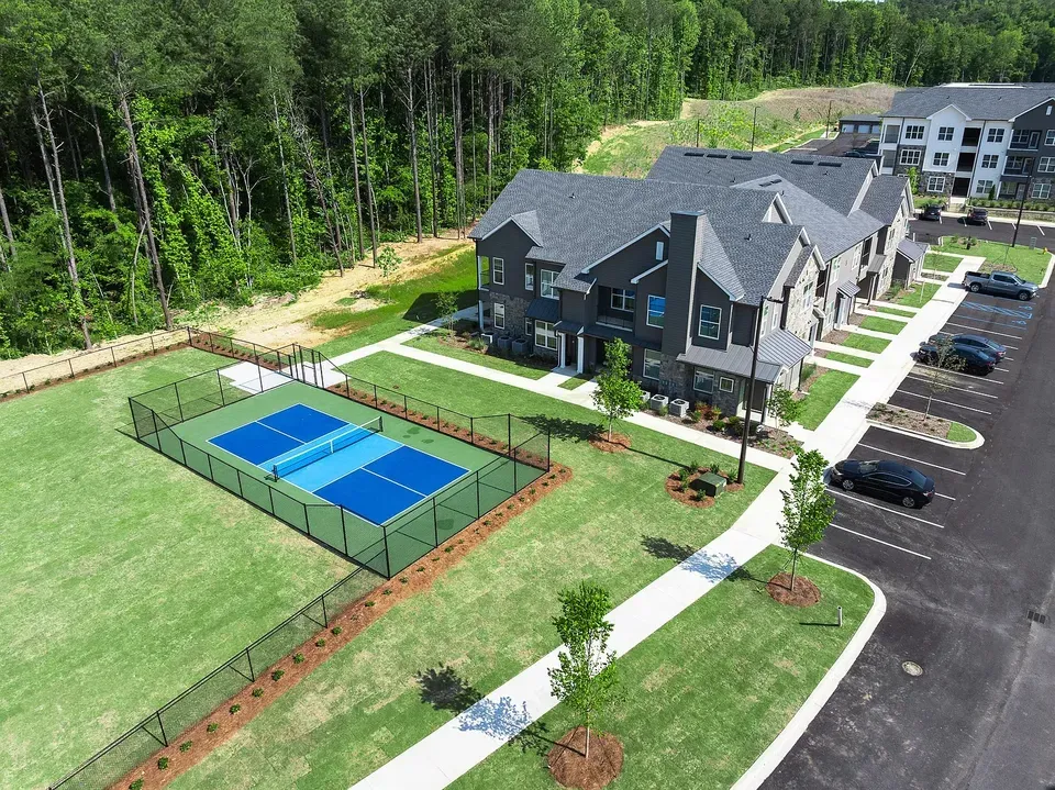 3 Bed 2 Bath Contemporary High-Rise Condo in Birmingham, AL - 1