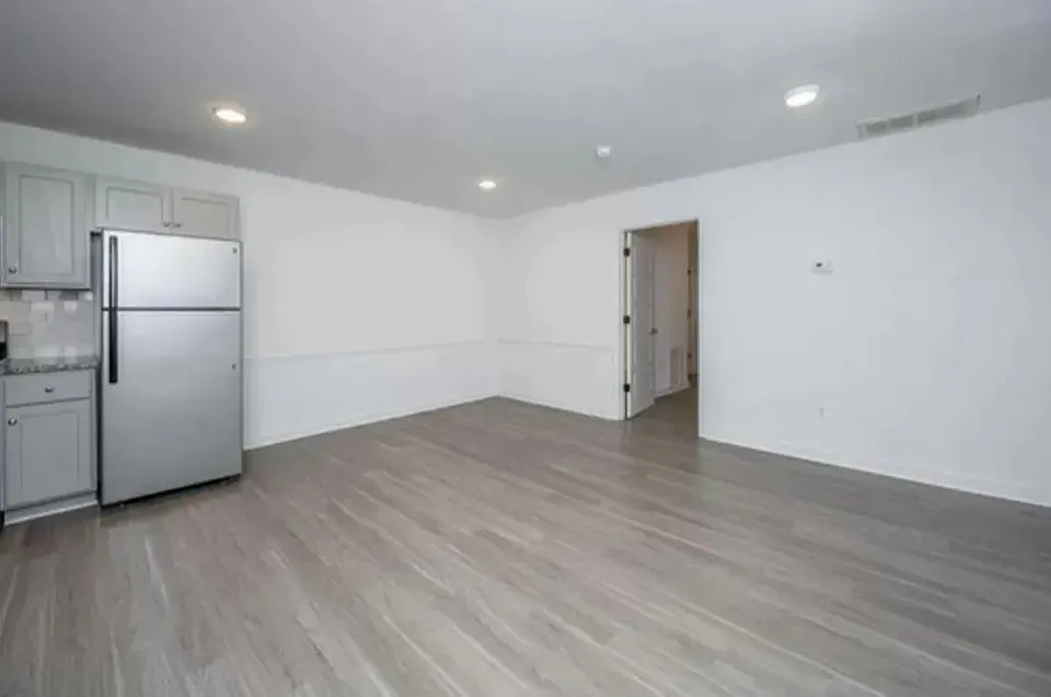 3 Bed 2 Bath Contemporary High-Rise Condo in Birmingham, AL - 5
