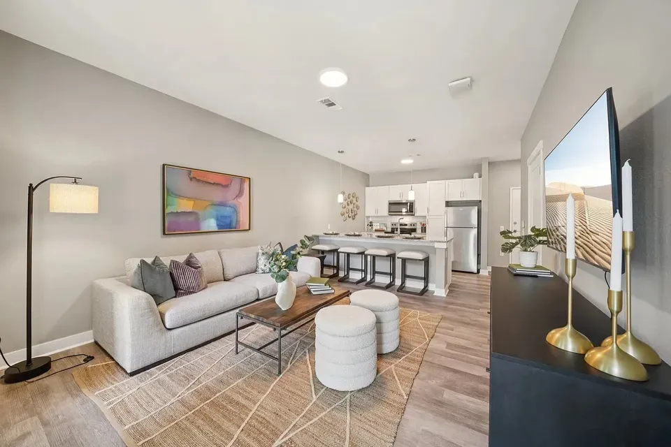 3 Bed 2 Bath Contemporary High-Rise Condo in Birmingham, AL - 1