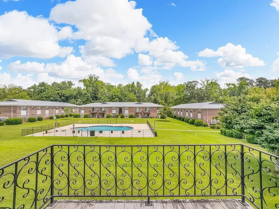 3 Bed 2 Bath Contemporary High-Rise Condo in Birmingham, AL - 2