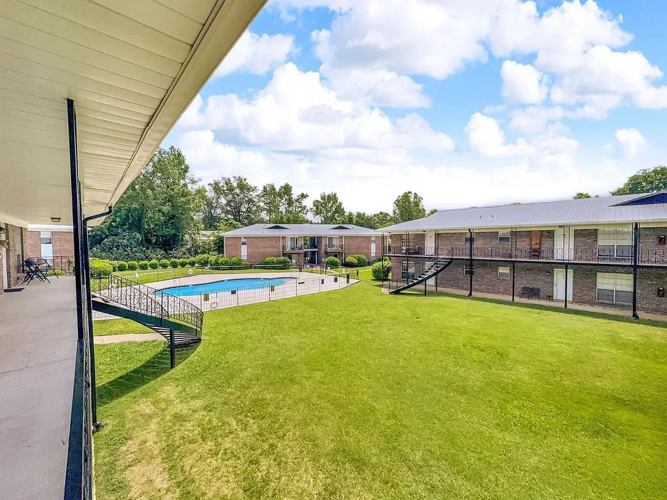 3 Bed 2 Bath Contemporary High-Rise Condo in Birmingham, AL - 3