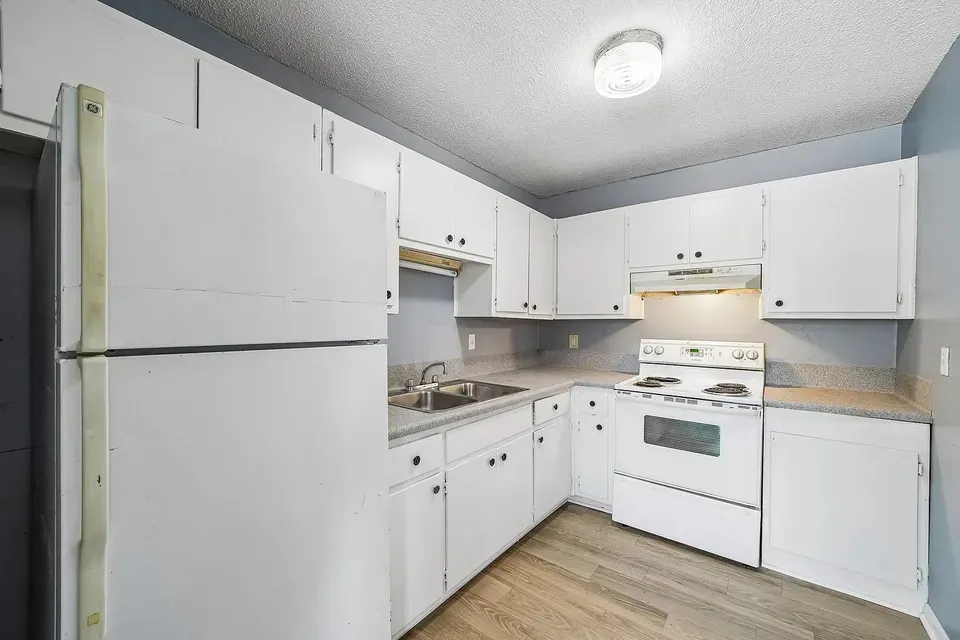 3 Bed 2 Bath Contemporary High-Rise Condo in Birmingham, AL - 2