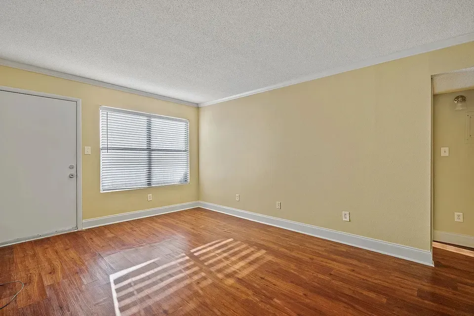 3 Bed 2 Bath Contemporary High-Rise Condo in Birmingham, AL - 3