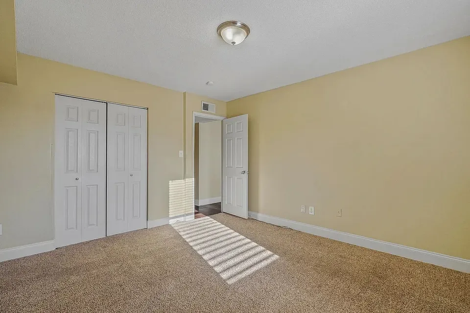 3 Bed 2 Bath Contemporary High-Rise Condo in Birmingham, AL - 4