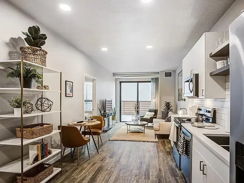 3 Bed 2 Bath Contemporary High-Rise Condo in Boise, ID - 1
