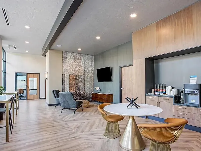 3 Bed 2 Bath Contemporary High-Rise Condo in Boise, ID - 3